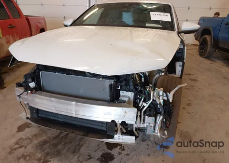 2024 Audi Q8 E-Tron S Line Prestige Quattro z USA, uszkodzony, nr VIN WA1DAAGEXRB066833